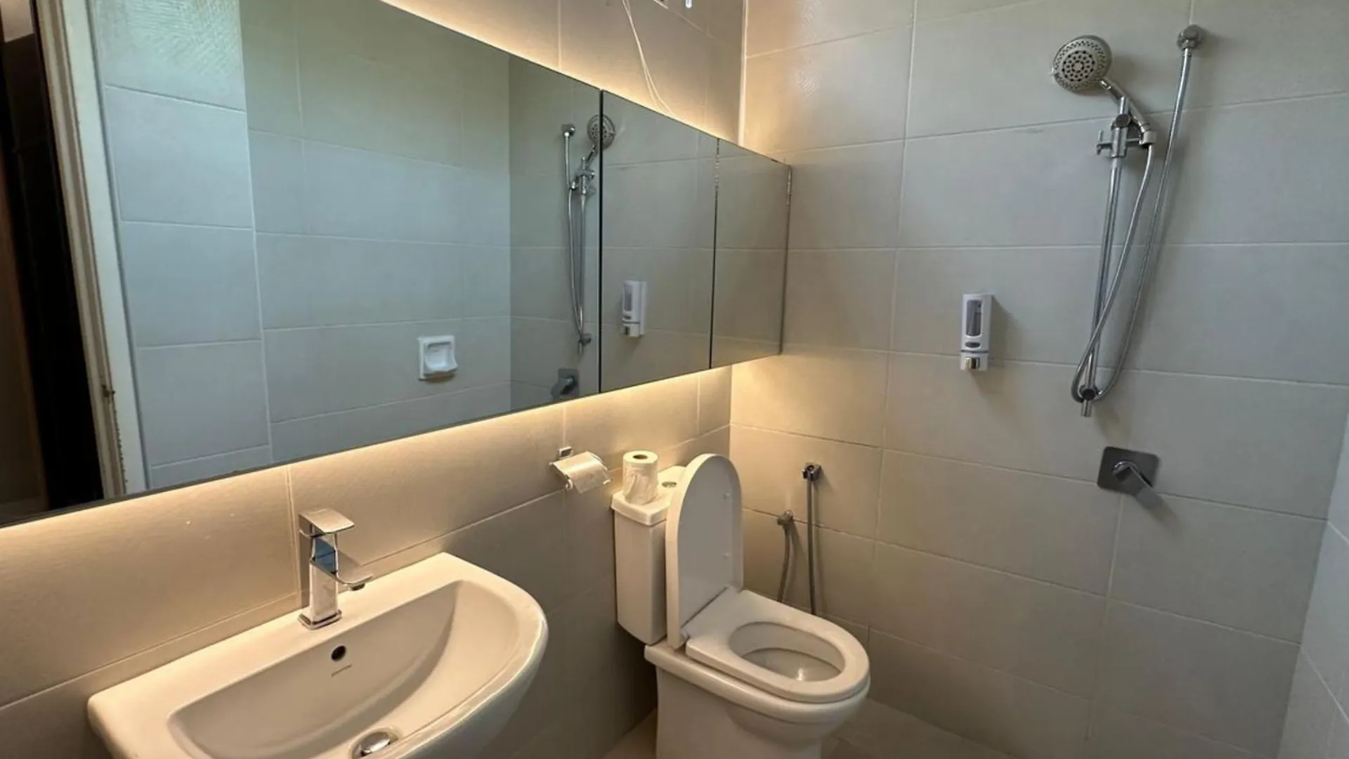 Luxury 5Br Stay Walk To Beach & Night Market Fun Batu Ferringhi
